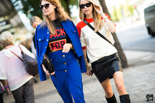 Сегодня слоганы на одежде могут рассказать о ваших настроениях и политических предпочтениях.