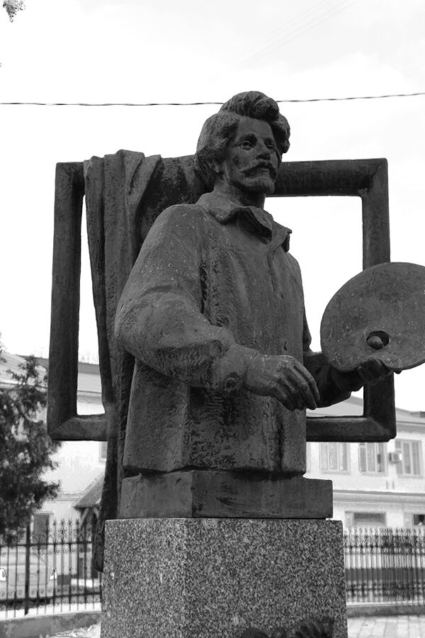 бюст Ильи Репину в Краснодаре