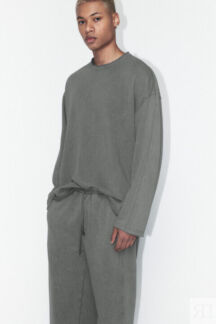 Лонгслив oversize с вареным эффектом befree