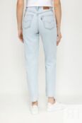 Джинсы с высокой талией Mom Jeans LEVI'S фото 3